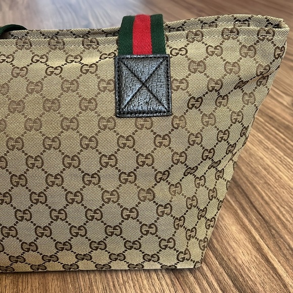 A287 - 💯 % authentic Gucci shoulder bag - Picture 9 of 16